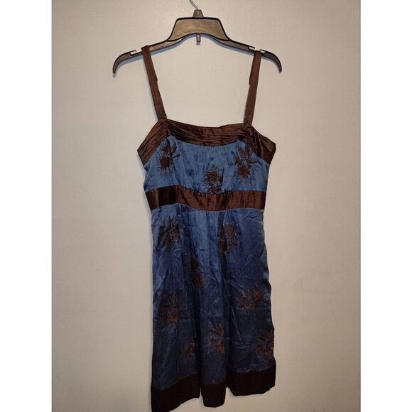 BCBGMaxazria Silk Y2K Vintage Embroidered Empire Waist Babydoll Dress Size 8 - Picture 1 of 3